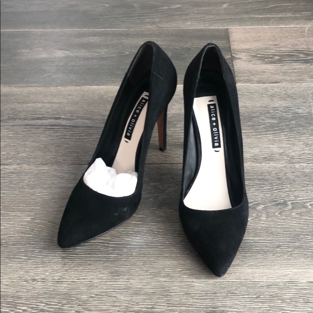 Alice & Olivia black pumps